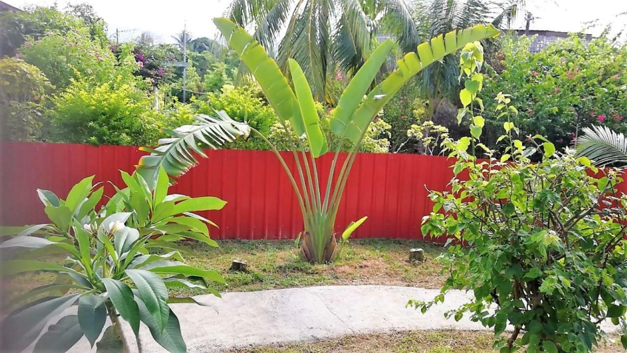 Sabandy Guesthouse Kuah Exterior foto