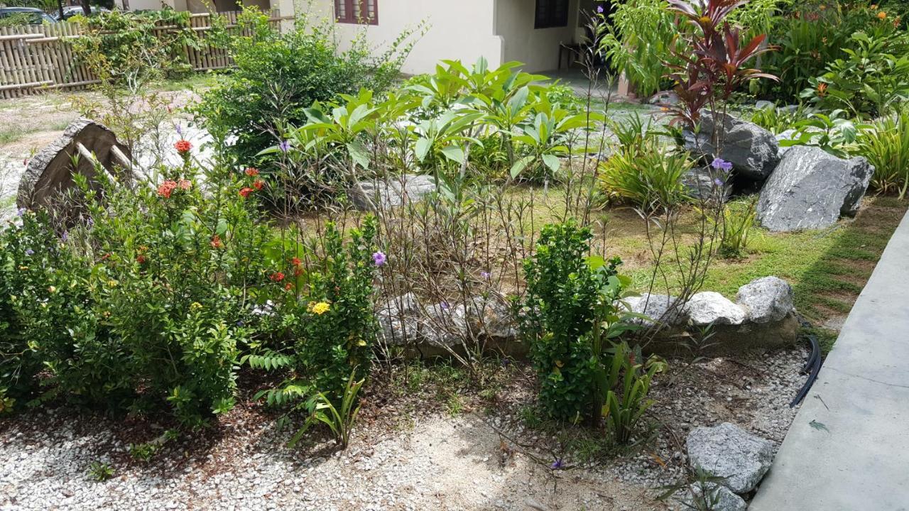 Sabandy Guesthouse Kuah Exterior foto